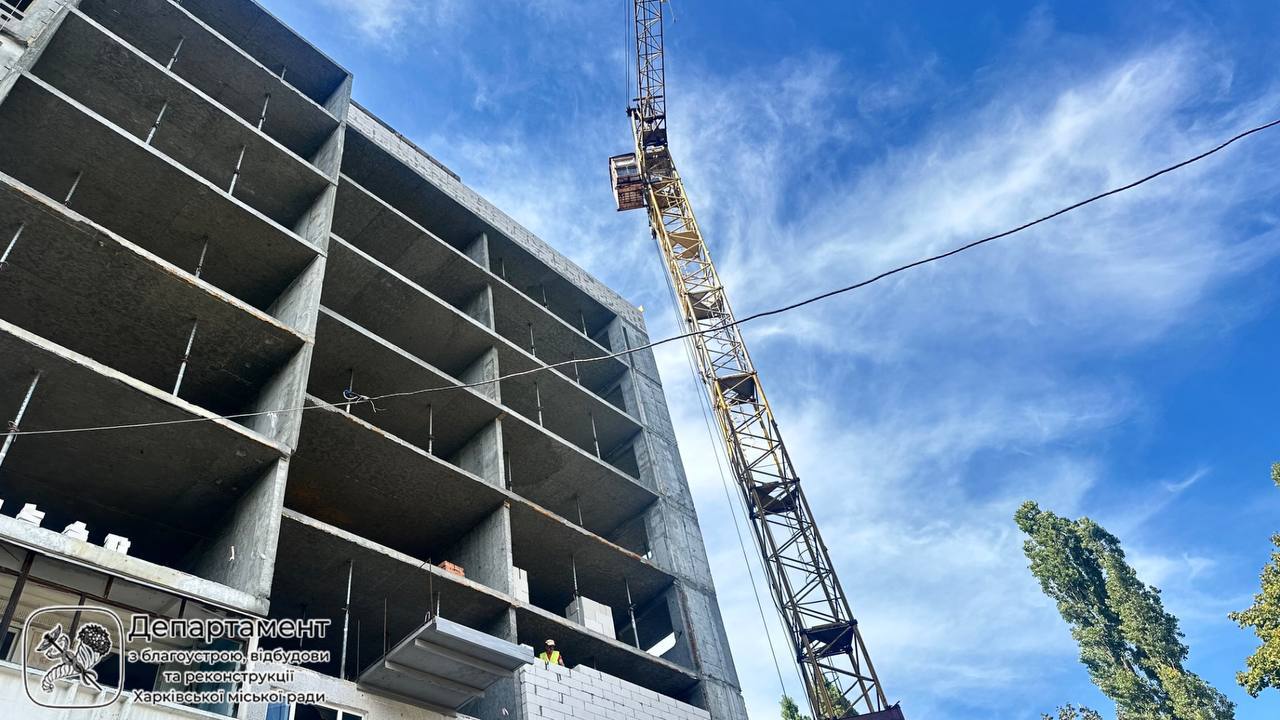 Ремонт у пошкодженій багатоповерхівці