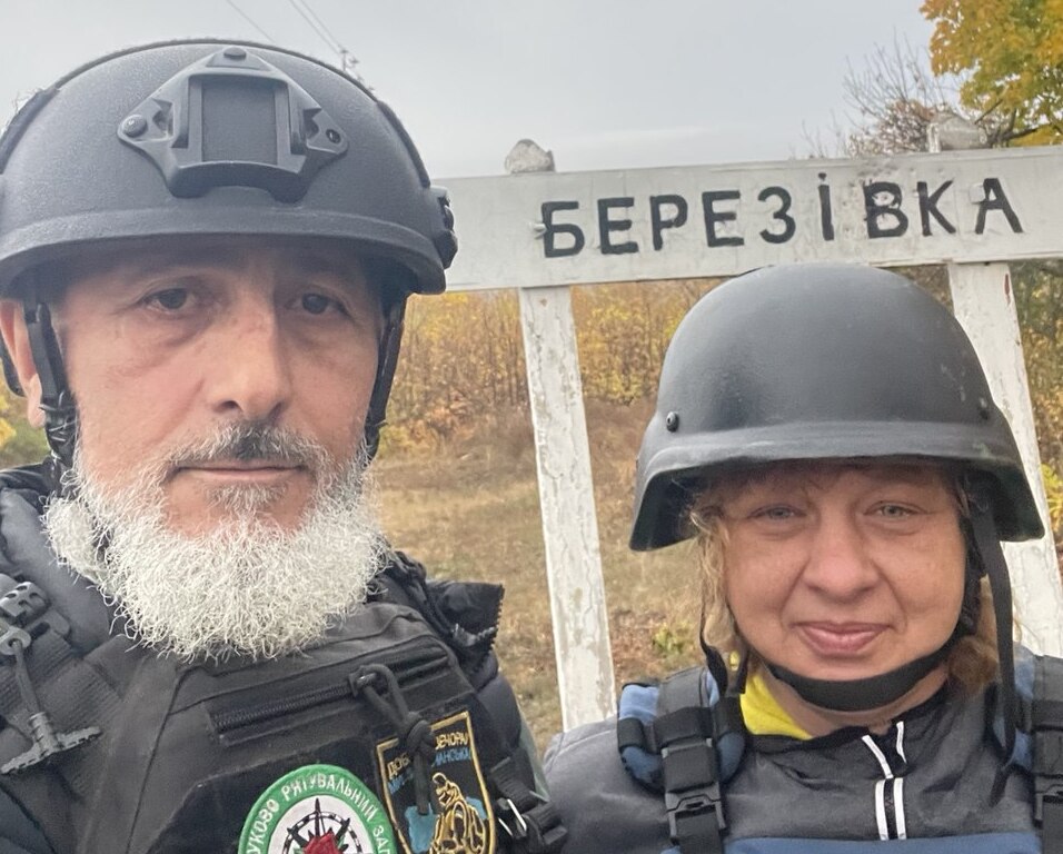 Волонтери громадської організації «Троянда на руці»