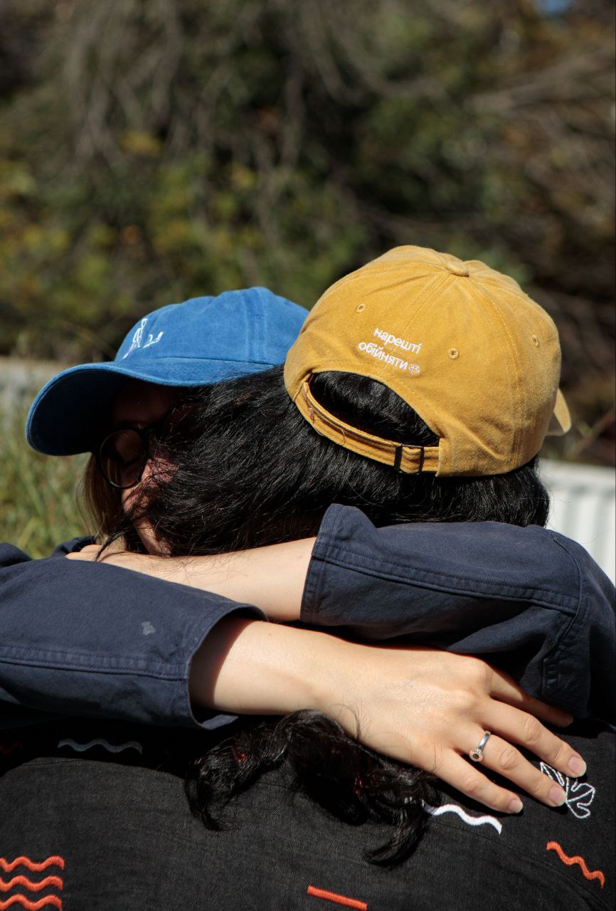 Волонтерський мерч