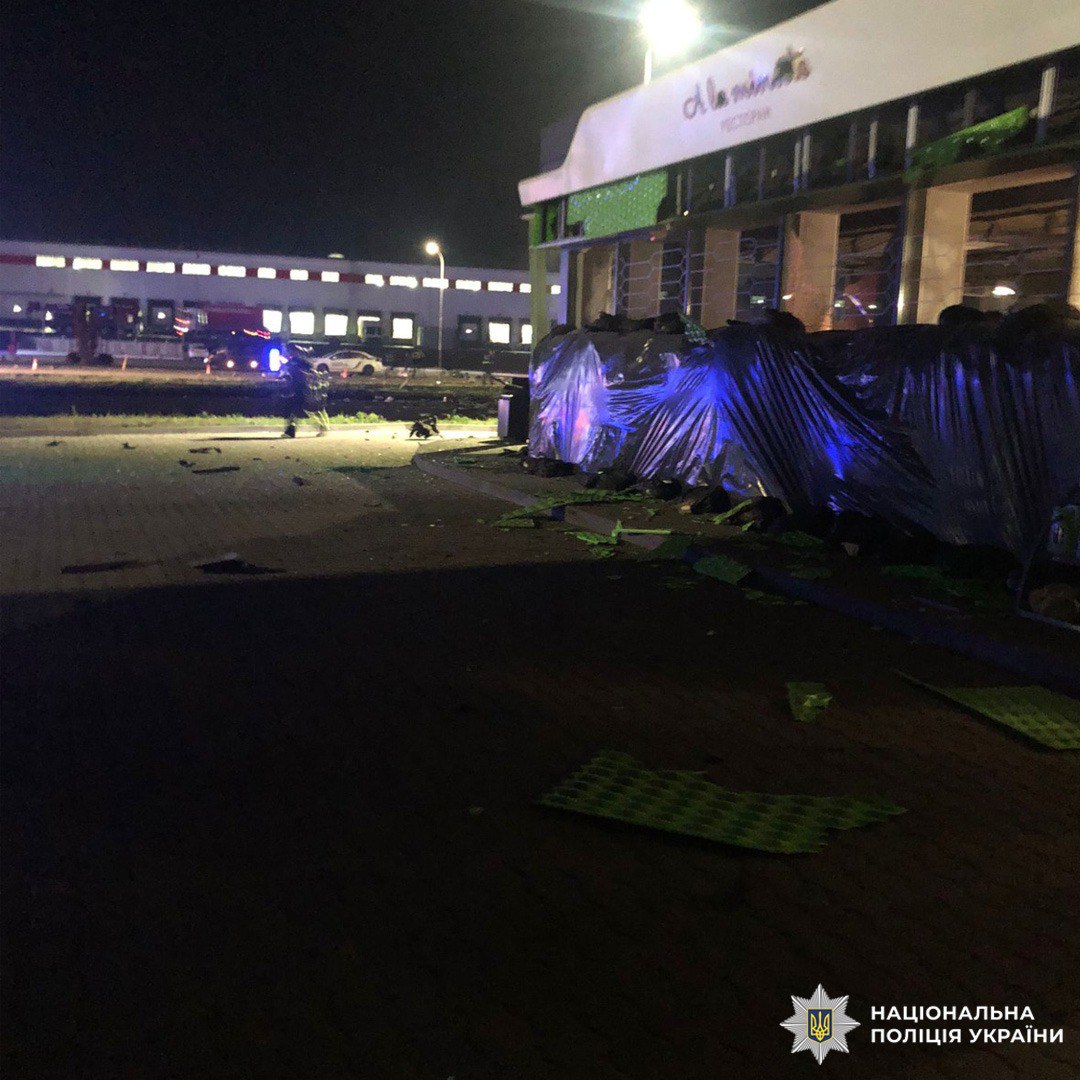 Влучання КАБ в АЗС