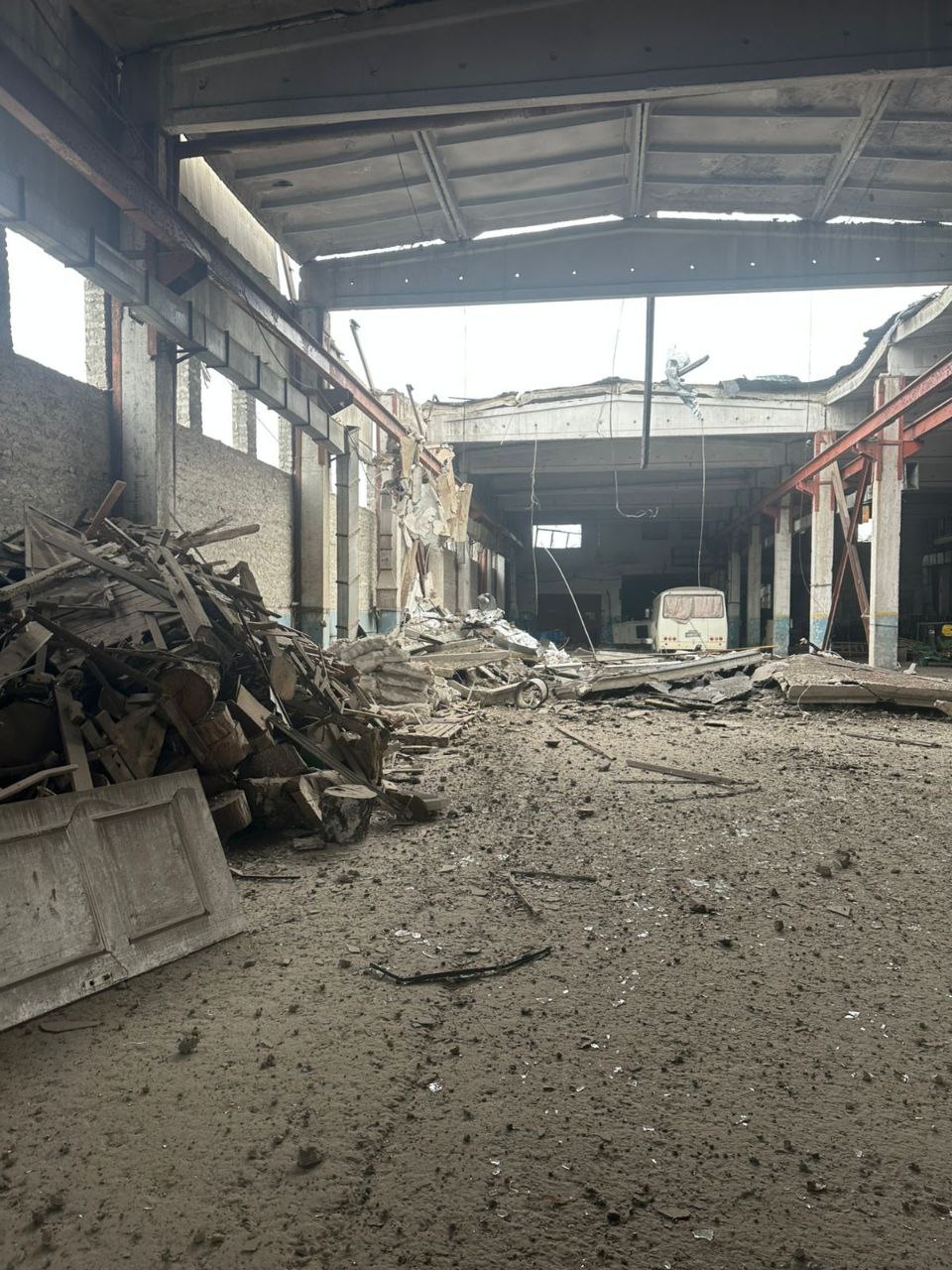 Пошкоджені склади