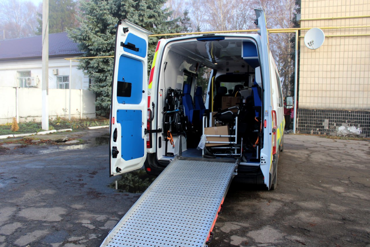 пецавтомобіль екстреної медичної допомоги