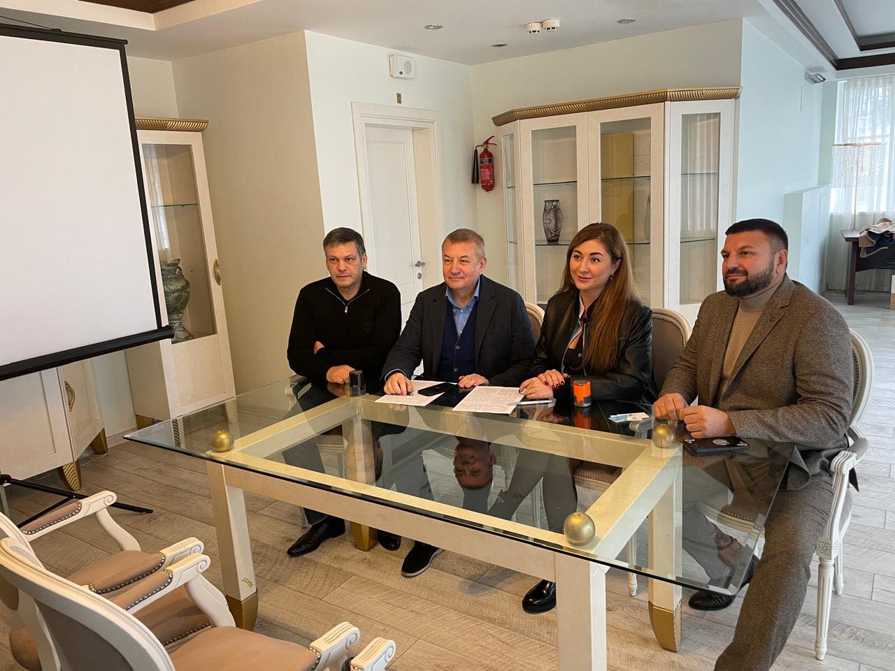 Сергій Чернов, Олена Липівська, підписання меморандуму