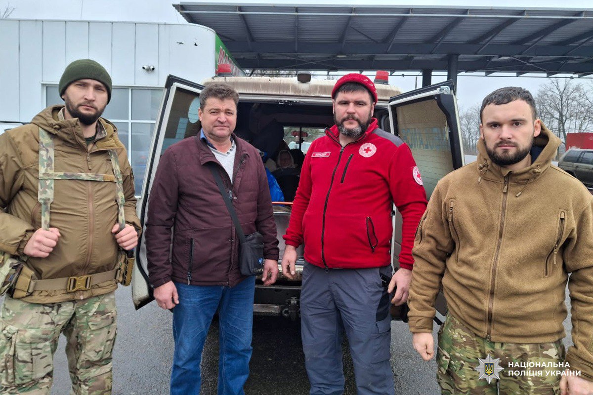 Спецпризначенці евакуювали людей