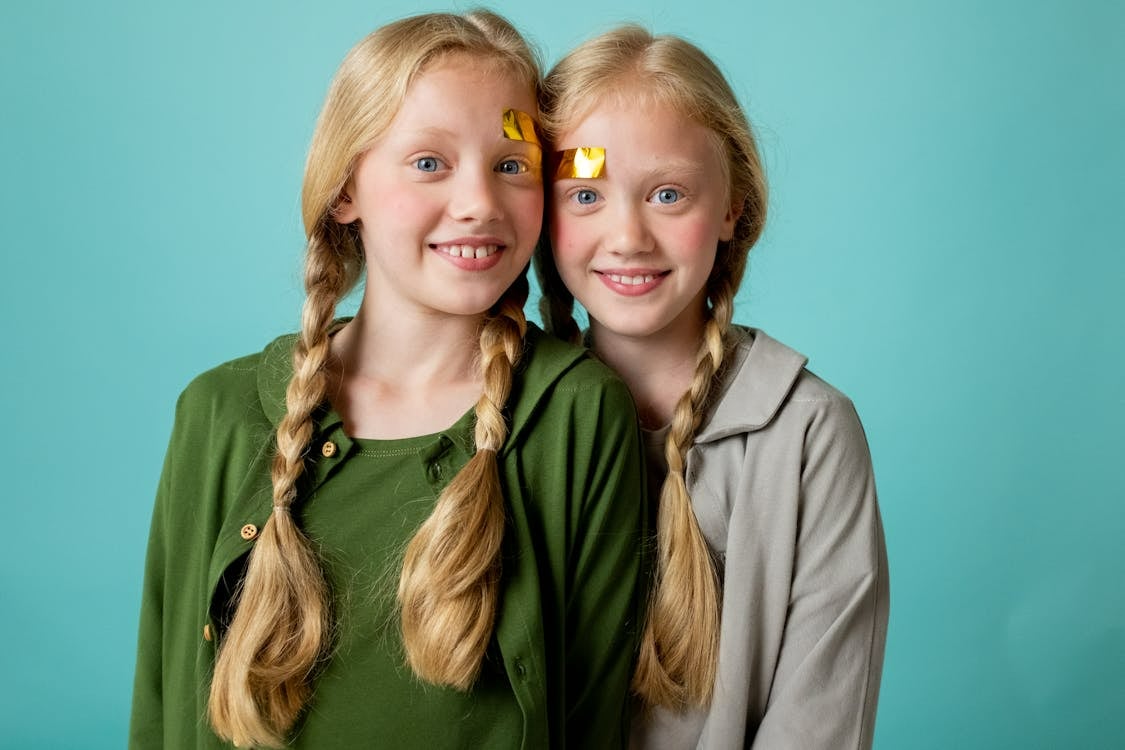 Всесвітній день сіамських близнюків.