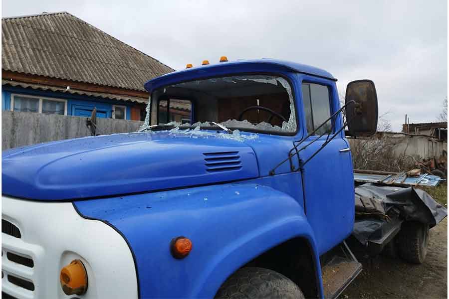 Аввтівка зазнала пошкоджень через ворожу атаку