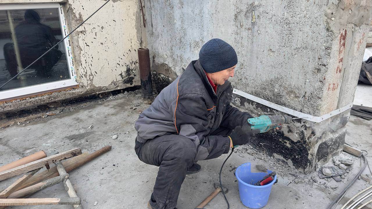 Фахівці відновлюють будівлю