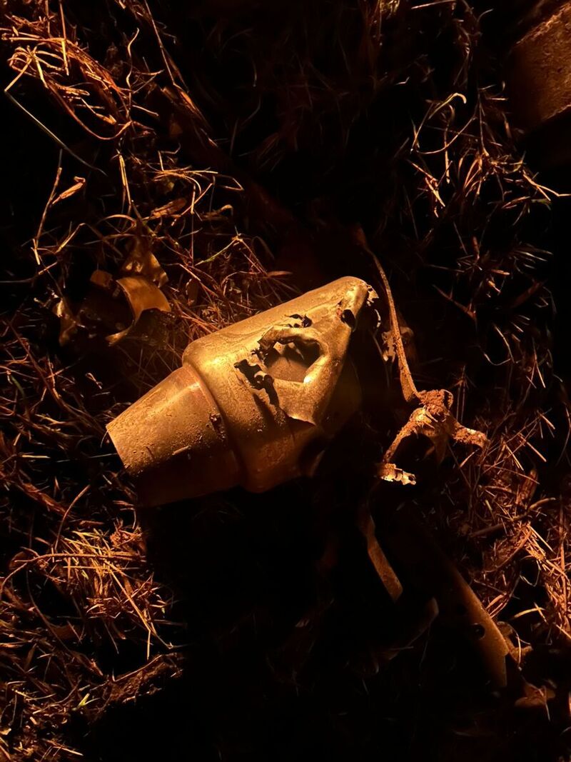 Уламки безпілотника після атаки на село Рідний Край Золочівської громади