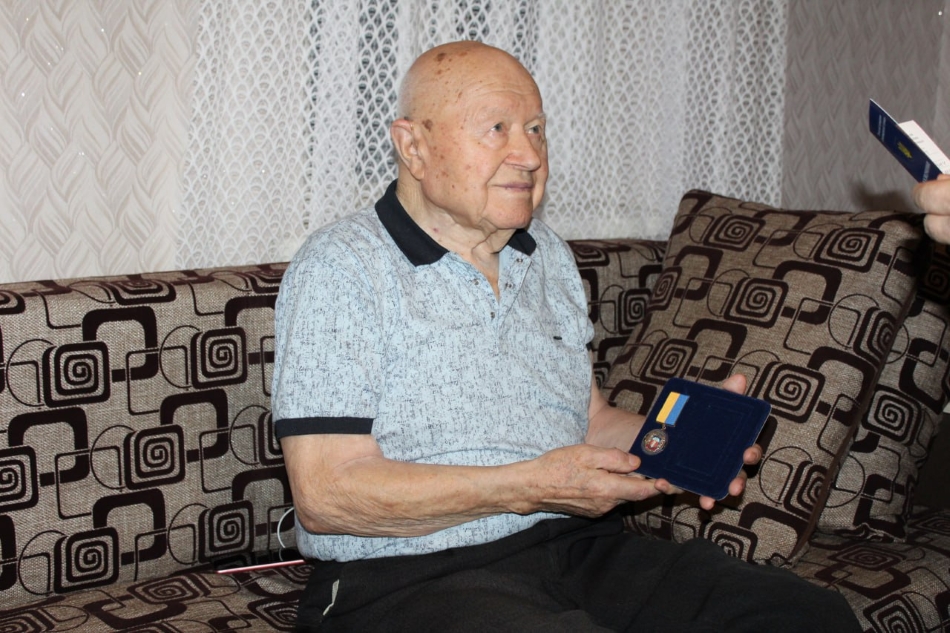 Сесія-Сахновщинська селищна рада-почесні громадяни