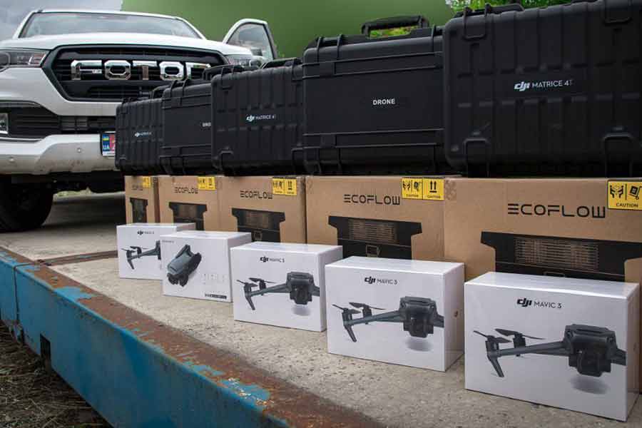 Українським військовим передають дрони 