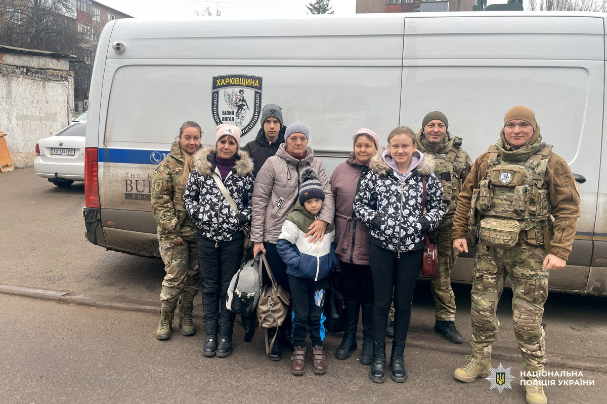 «Білий Янгол» разом із волонтерами евакуює людей