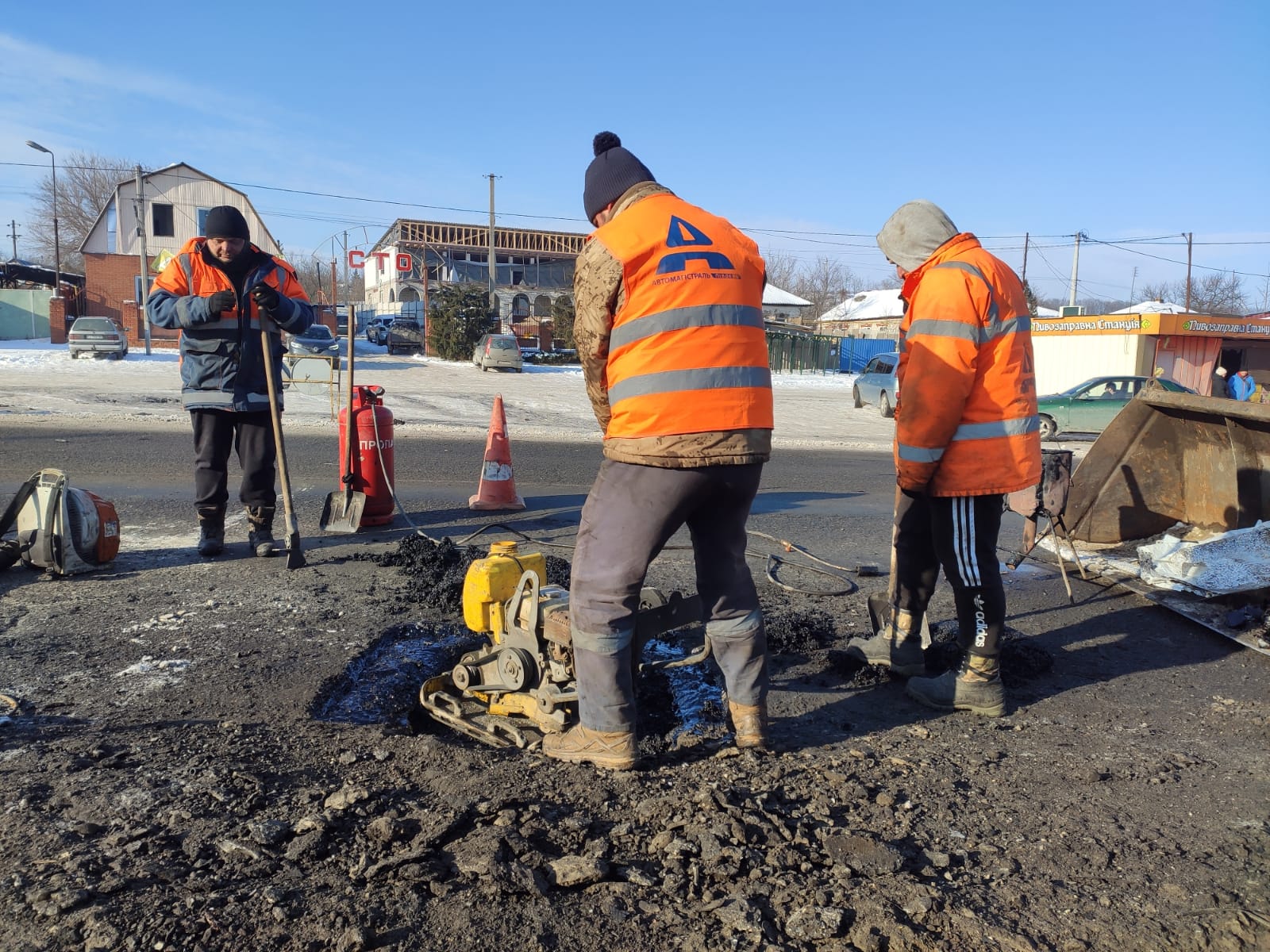 У Мерефі швидко відновили дорогу