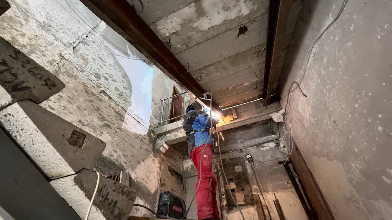 У Харкові триває відбудова будинку