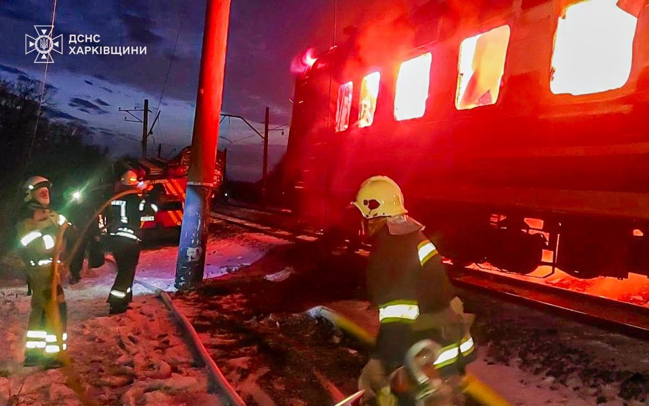 На Харківщині обстріляли пасажирський поїзд