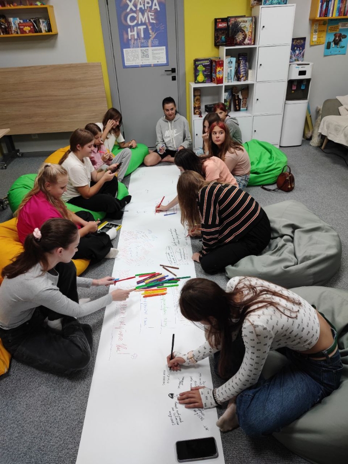 Кегичівка-Молодіжний центр-клуб для дівчат