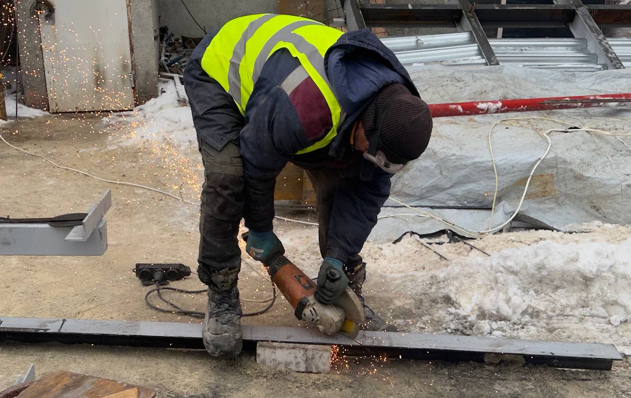 Відновлення будинку післі обстрілу. Харків, вулиця Свободи