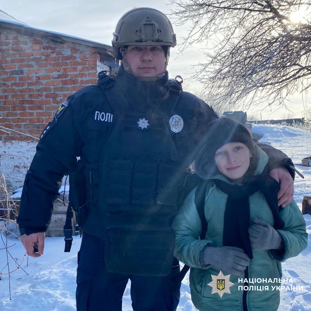 Поліцейські евакуювали дитину