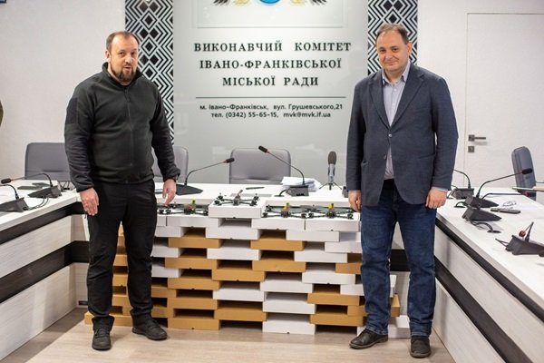 Івано-Франківськ передав 40 FPV-дронів