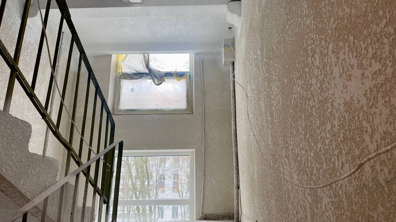 На вулиці Бучми триває ремонт будинку