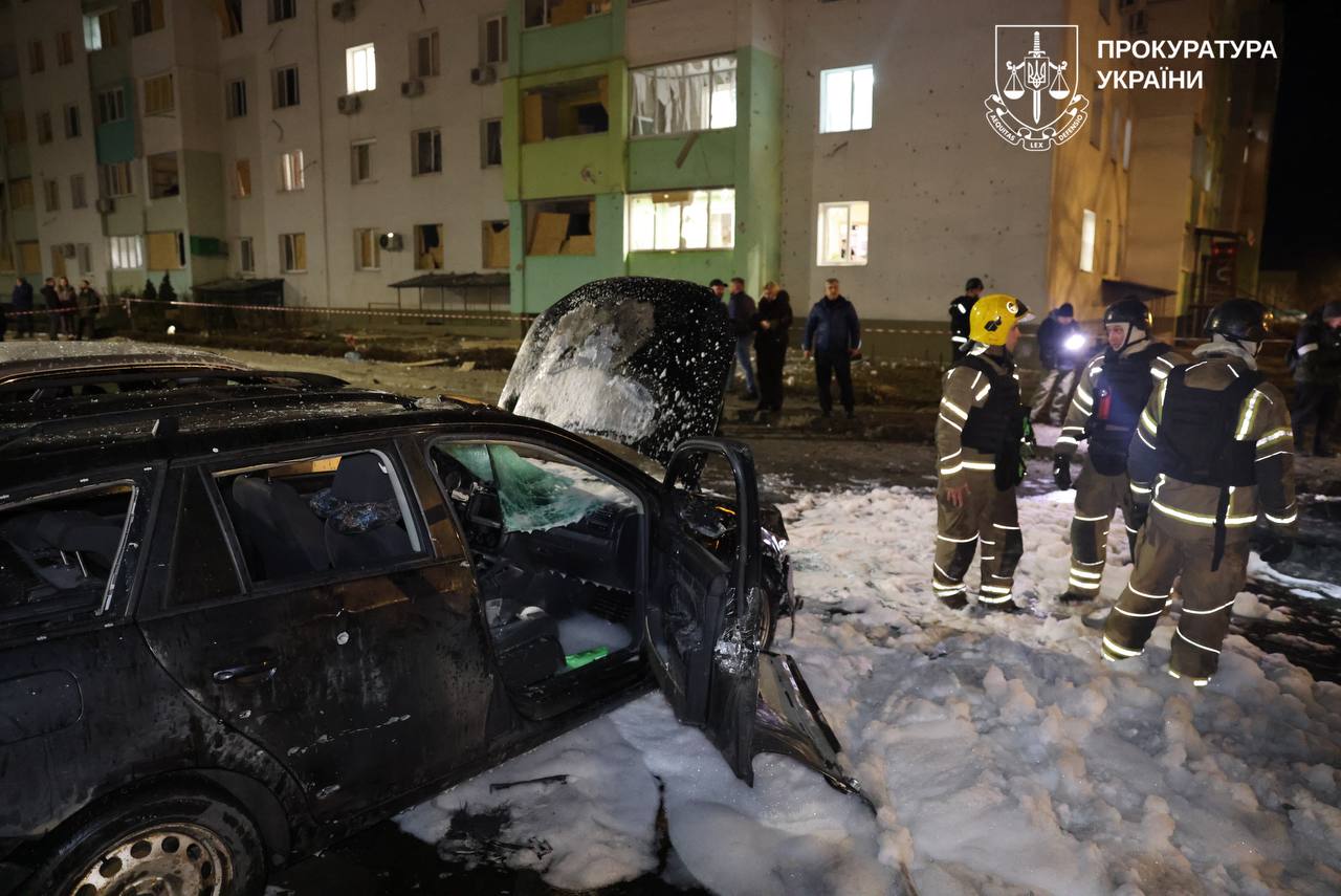 Наслідки ворожого удару БпЛА в Індустріальному районі Харкова-2