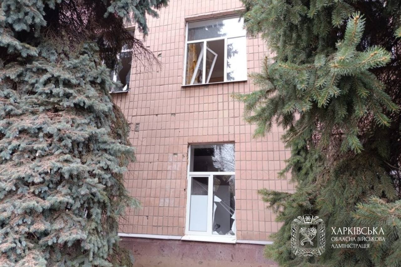 Вибиті вікна унаслідок обстрілу