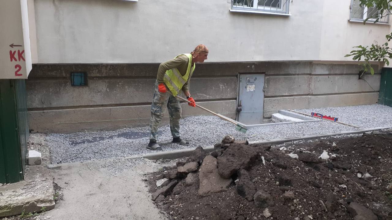 У Харкові ремонтують відмостки