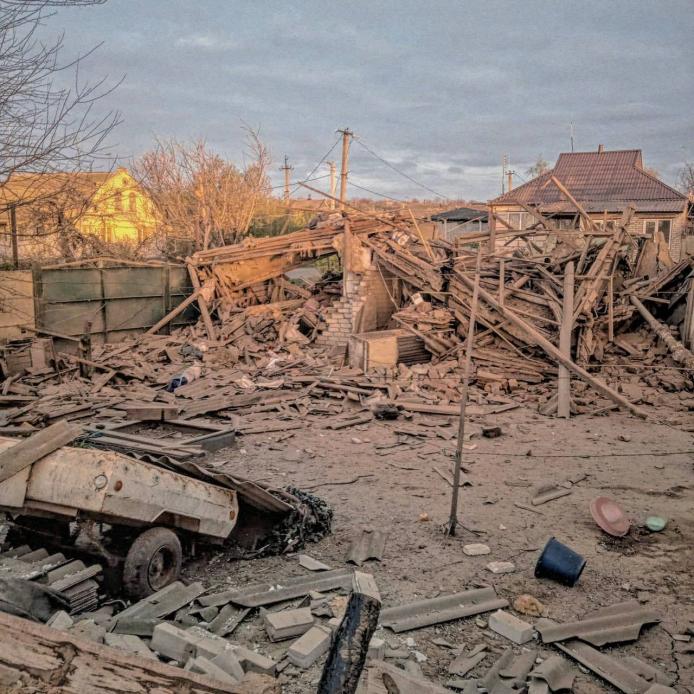 Знищений приватний будинок у селі Веселе, 13 квітня / Фото: Сергій Болвінов