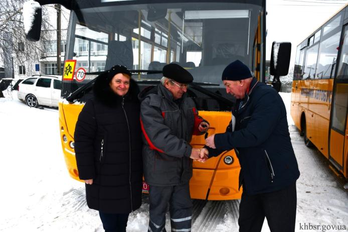 Коштом громади закупили два шкільні автобуси/фото: Павло Ярош