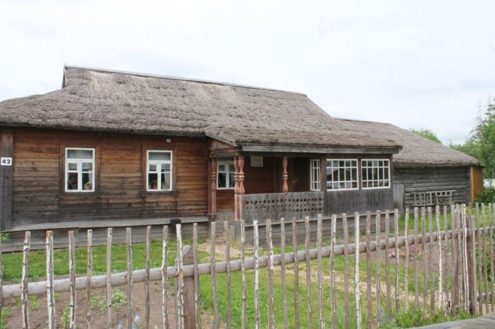Дім-музей Ю.А. Гагаріна у с. Клушино, де він народився. Фото: lookmytrips.com