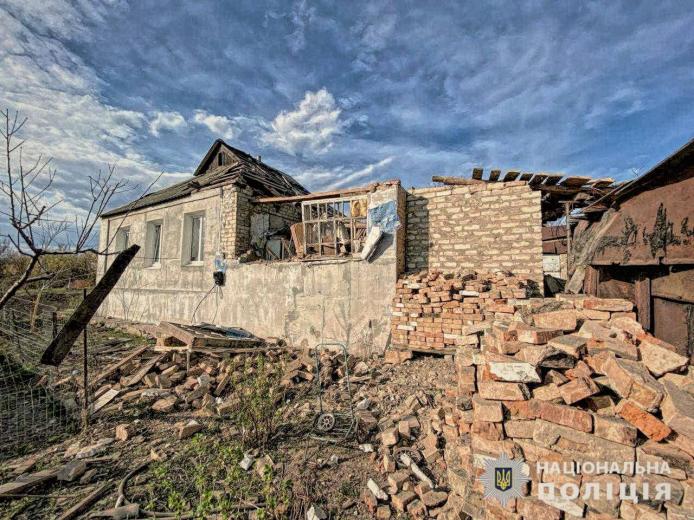 Зруйнований приватний будинок у Харківській області, 8 квітня / Фото: Поліція Харківщини