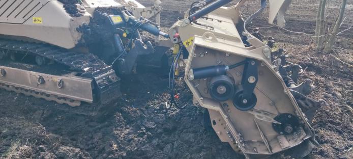 Машина механізованого розмінування після підриву / Фото: ДСНС України