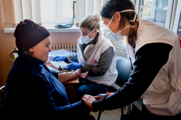 «Лікарі без кордонів» надають медичну допомогу пацієнтці в Харківській області / ілюстративне фото