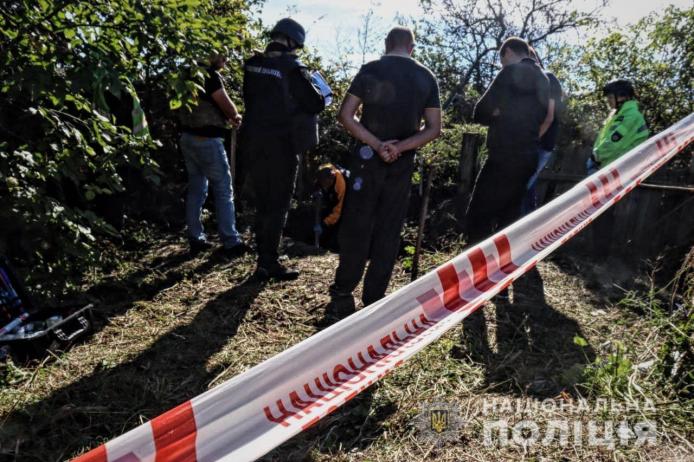 Місце поховання двох вбитих чоловіків, село Гракове, Харківська область