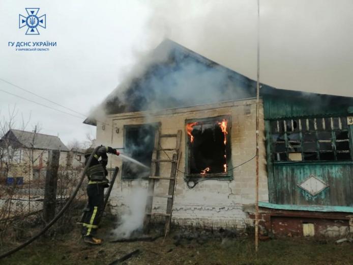 Куп’янськ-Вузловий, пожежа у приватному будинку / фото ДСНС