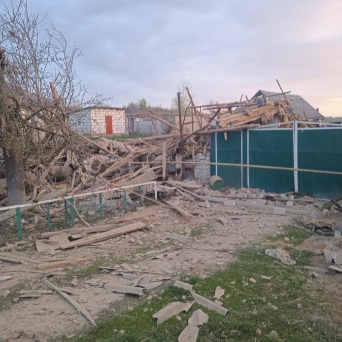Знищений будинок у селі Веселе, 13 квітня / Фото: Олег Синєгубов